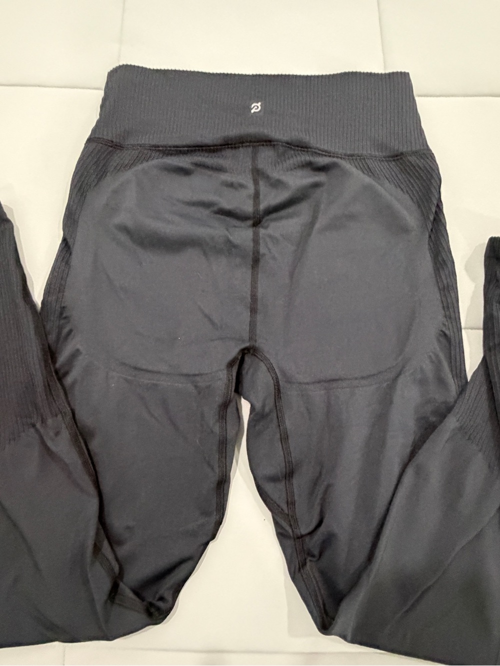 Peloton Black High-Rise Workout Leggings size M/L